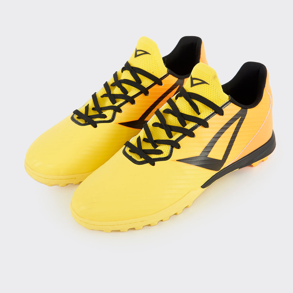 Delta soccer shoe