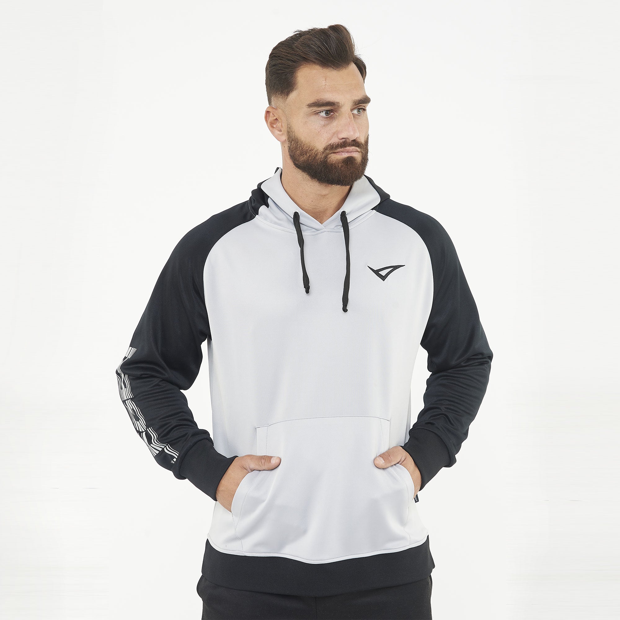 Chándal deportivo completo almacenado