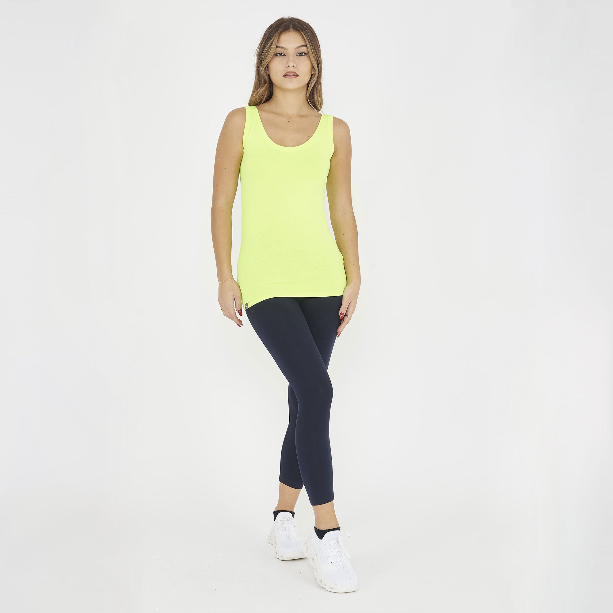 Bredskulret singlet i bomuld Raita