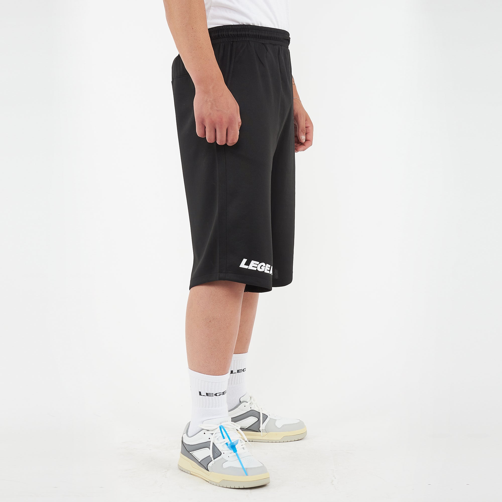 Polyester outdoor Bermuda shorts with functional pockets