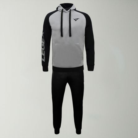 Chándal deportivo completo almacenado